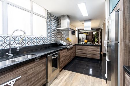 Apartamento à venda com 270m², 3 quartos e 2 vagas