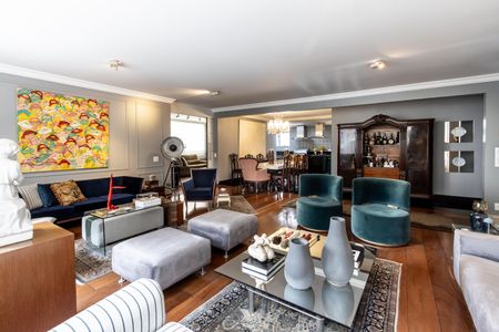 Apartamento à venda com 270m², 3 quartos e 2 vagas