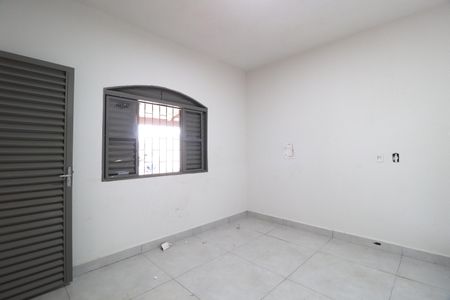 Sala de casa para alugar com 2 quartos, 65m² em Jardim das Palmeiras, Uberlândia
