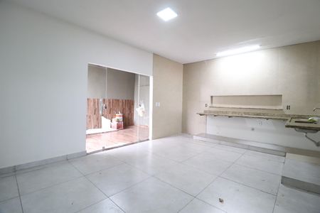 Casa para alugar com 65m², 2 quartos e 2 vagasCozinha