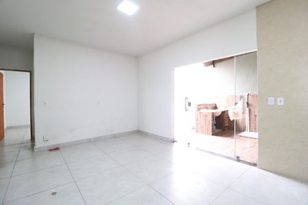 Casa para alugar com 65m², 2 quartos e 2 vagasCozinha