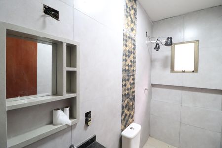 Casa para alugar com 65m², 2 quartos e 2 vagasBanheiro Social