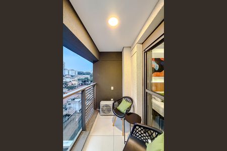 Studio para alugar com 26m², 1 quarto e sem vaga Studio para alugar com 26m², 1 quarto e sem vagaVaranda