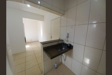 Cozinha de apartamento para alugar com 1 quarto, 38m² em Centro, São Vicente
