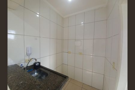 Cozinha de apartamento para alugar com 1 quarto, 38m² em Centro, São Vicente