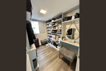 Apartamento à venda com 69m², 3 quartos e 2 vagas Apartamento à venda com 69m², 3 quartos e 2 vagasCloset