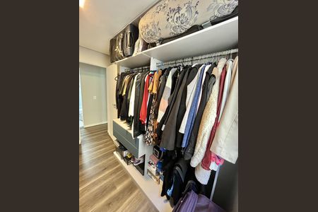 Apartamento à venda com 69m², 3 quartos e 2 vagas Apartamento à venda com 69m², 3 quartos e 2 vagasCloset