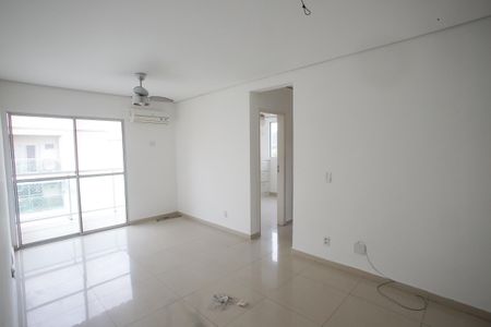 Sala de apartamento à venda com 2 quartos, 60m² em Taquara, Rio de Janeiro