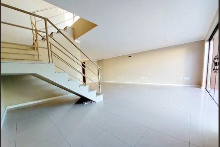 Casa para alugar com 208m², 1 quarto e 2 vagasSala / Cozinha 