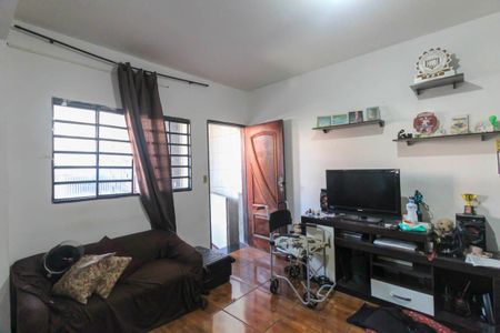 Casa à venda com 5 quartos, 192m² em São Lucas, São Paulo