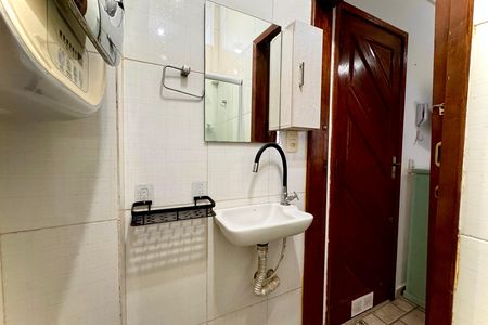 Banheiro de apartamento para alugar com 1 quarto, 17m² em Lapa, Rio de Janeiro