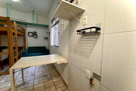 Cozinha de apartamento para alugar com 1 quarto, 17m² em Lapa, Rio de Janeiro