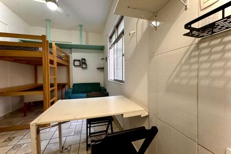 Cozinha de apartamento para alugar com 1 quarto, 17m² em Lapa, Rio de Janeiro