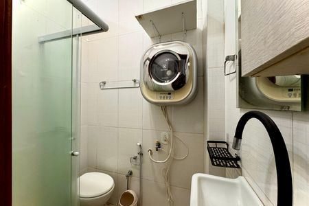 Banheiro de apartamento para alugar com 1 quarto, 17m² em Lapa, Rio de Janeiro