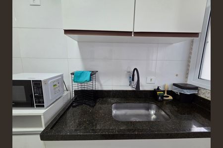 Cozinha de casa de condomínio para alugar com 2 quartos, 70m² em Princesa, Praia Grande
