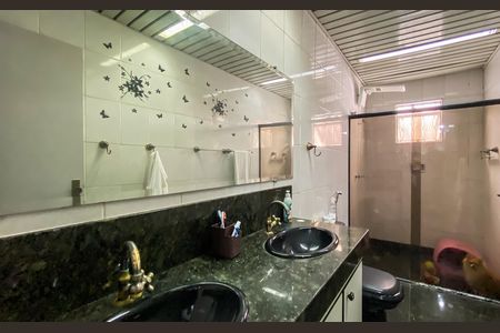 Banheiro da Suíte de casa à venda com 3 quartos, 300m² em Burgo Paulista, São Paulo