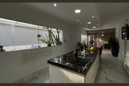 Casa para alugar com 300m², 3 quartos e 2 vagas Casa para alugar com 300m², 3 quartos e 2 vagasCozinha