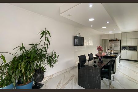 Casa para alugar com 300m², 3 quartos e 2 vagas Casa para alugar com 300m², 3 quartos e 2 vagasCozinha