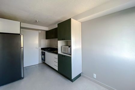 Sala de apartamento para alugar com 1 quarto, 25m² em Parque Industrial Tomas Edson, São Paulo