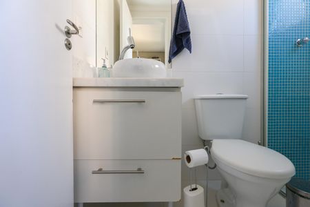 Apartamento à venda com 72m², 2 quartos e 2 vagas Apartamento à venda com 72m², 2 quartos e 2 vagasBanheiro da Suíte 2