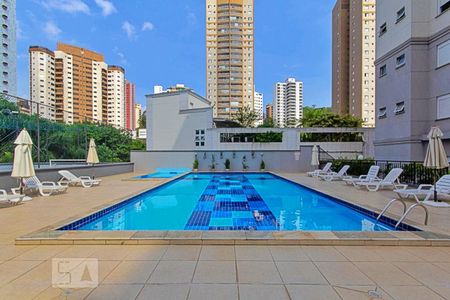 Apartamento à venda com 72m², 2 quartos e 2 vagas Apartamento à venda com 72m², 2 quartos e 2 vagasÁrea comum - Piscina
