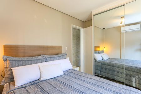 Apartamento à venda com 72m², 2 quartos e 2 vagas Apartamento à venda com 72m², 2 quartos e 2 vagasSuíte 1
