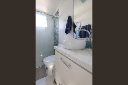 Apartamento à venda com 72m², 2 quartos e 2 vagas Apartamento à venda com 72m², 2 quartos e 2 vagasBanheiro da Suíte 1