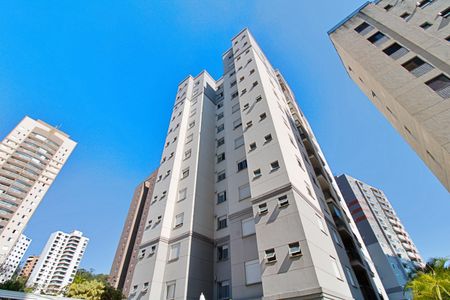 Apartamento à venda com 72m², 2 quartos e 2 vagas Apartamento à venda com 72m², 2 quartos e 2 vagasFachada