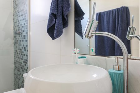 Apartamento à venda com 72m², 2 quartos e 2 vagas Apartamento à venda com 72m², 2 quartos e 2 vagasBanheiro da Suíte 1