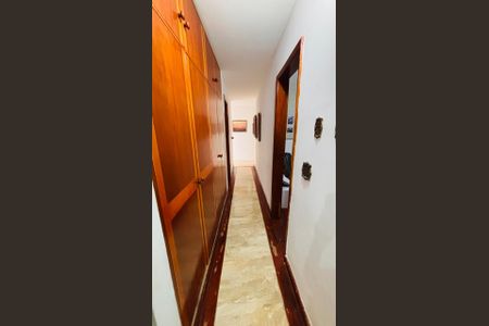 Casa à venda com 400m², 7 quartos e 4 vagasCorredor
