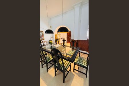 Sala de casa à venda com 7 quartos, 400m² em Taquara, Rio de Janeiro