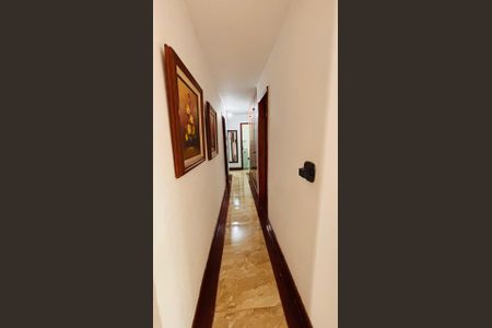 Casa à venda com 400m², 7 quartos e 4 vagasCorredor