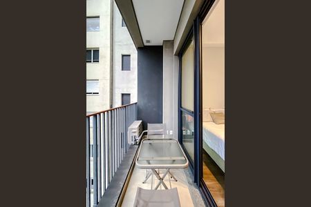Studio para alugar com 26m², 1 quarto e sem vaga Studio para alugar com 26m², 1 quarto e sem vagaVaranda
