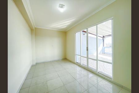 Sala de casa para alugar com 2 quartos, 150m² em Ayrosa, Osasco