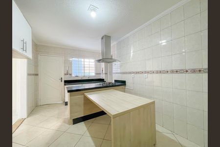 Casa para alugar com 150m², 2 quartos e 2 vagas Casa para alugar com 150m², 2 quartos e 2 vagasCozinha