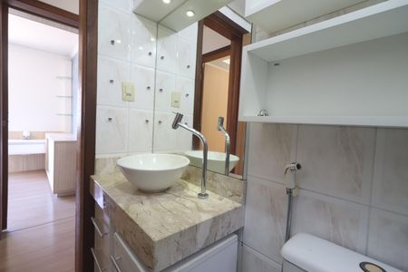 Banheiro de apartamento à venda com 2 quartos, 63m² em Rondônia, Novo Hamburgo
