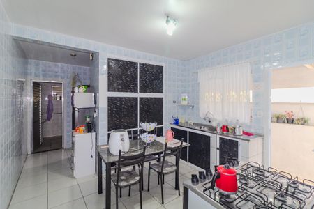 Casa à venda com 240m², 3 quartos e 2 vagas Casa à venda com 240m², 3 quartos e 2 vagasCozinha