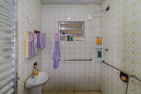 Casa à venda com 240m², 3 quartos e 2 vagas Casa à venda com 240m², 3 quartos e 2 vagasBanheiro 2