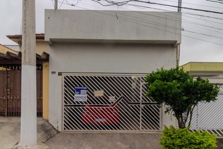 Casa à venda com 240m², 3 quartos e 2 vagas Casa à venda com 240m², 3 quartos e 2 vagasFachada