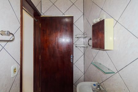 Casa à venda com 240m², 3 quartos e 2 vagas Casa à venda com 240m², 3 quartos e 2 vagasBanheiro da Suíte