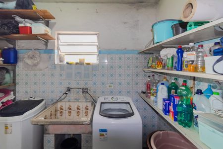 Casa à venda com 240m², 3 quartos e 2 vagas Casa à venda com 240m², 3 quartos e 2 vagasÁrea de serviço