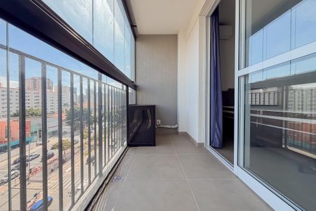 Studio para alugar com 33m², 1 quarto e sem vaga Studio para alugar com 33m², 1 quarto e sem vagaVaranda