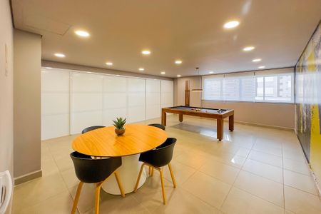 Studio para alugar com 33m², 1 quarto e sem vaga Studio para alugar com 33m², 1 quarto e sem vagaSalão de Jogos