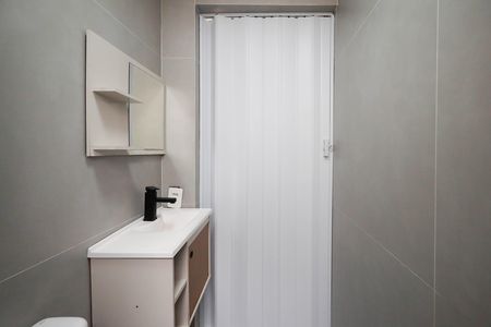 Apartamento à venda com 40m², 2 quartos e sem vaga Apartamento à venda com 40m², 2 quartos e sem vagaBanheiro