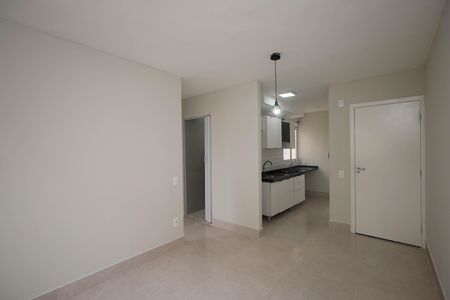 Sala de apartamento para alugar com 2 quartos, 40m² em Jardim Recanto Verde, São Paulo