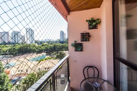 Varanda de apartamento para alugar com 2 quartos, 59m² em Jardim Tupanci, Barueri