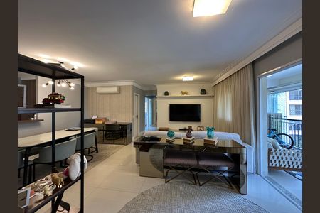 Apartamento à venda com 110m², 2 quartos e 2 vagas Apartamento à venda com 110m², 2 quartos e 2 vagasSala