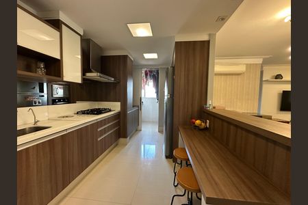 Apartamento à venda com 110m², 2 quartos e 2 vagas Apartamento à venda com 110m², 2 quartos e 2 vagasCozinha