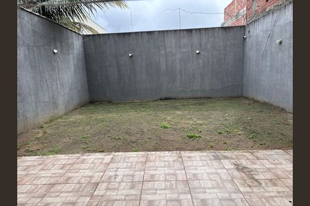 Casa de condomínio para alugar com 329m², 4 quartos e 3 vagas Casa de condomínio para alugar com 329m², 4 quartos e 3 vagasQuintal