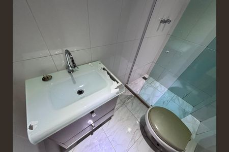 Casa de condomínio para alugar com 329m², 4 quartos e 3 vagas Casa de condomínio para alugar com 329m², 4 quartos e 3 vagasBanheiro do Quarto 4